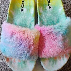 SODA Women's Slide-On Sandals